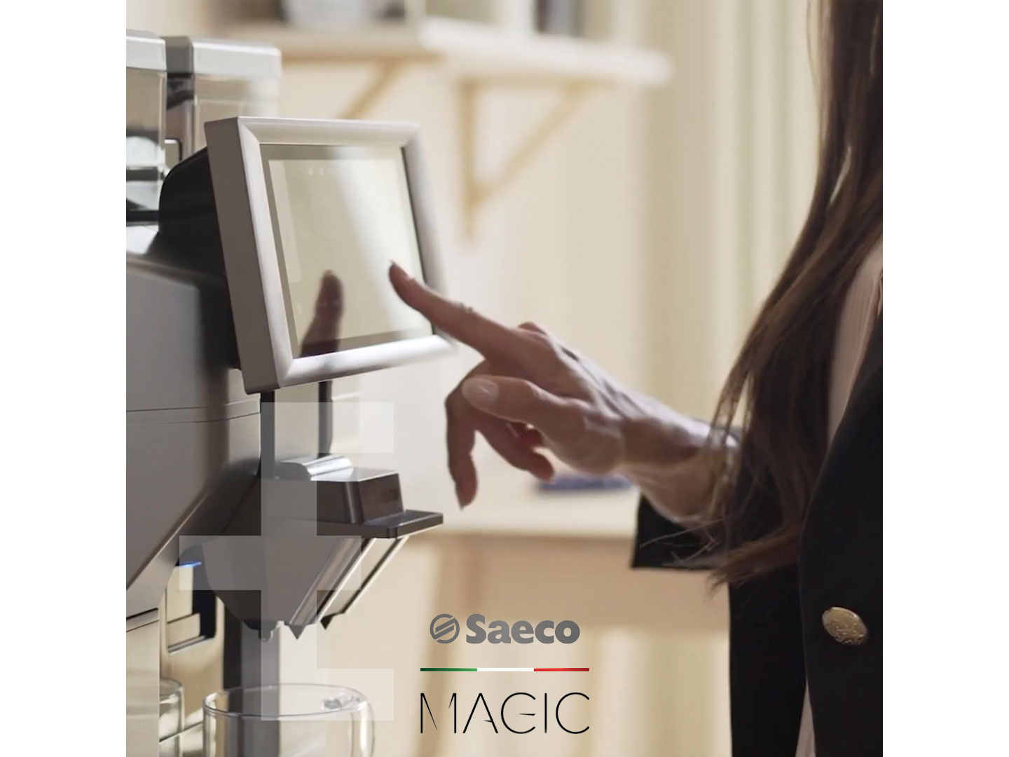 Saeco Magic B2 dùng màn hình cảm ứng 7 inch