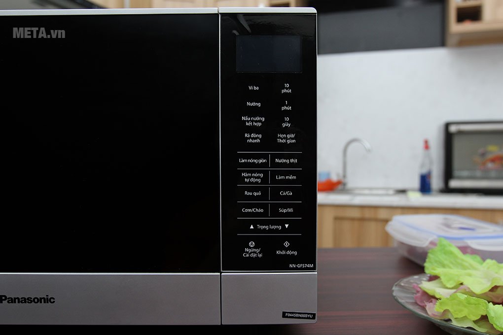Lò vi sóng Panasonic NN-GF574MYUE 27 lít có bảng điều khiển tiện lợi