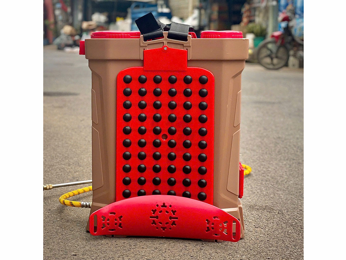 Máy phun thuốc có dung lượng ắc quy 10Ah
