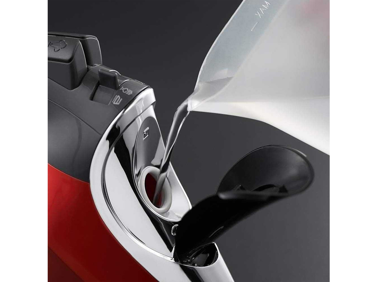 Bình chứa nước 350ml cho phép bàn là hoạt động liên tục