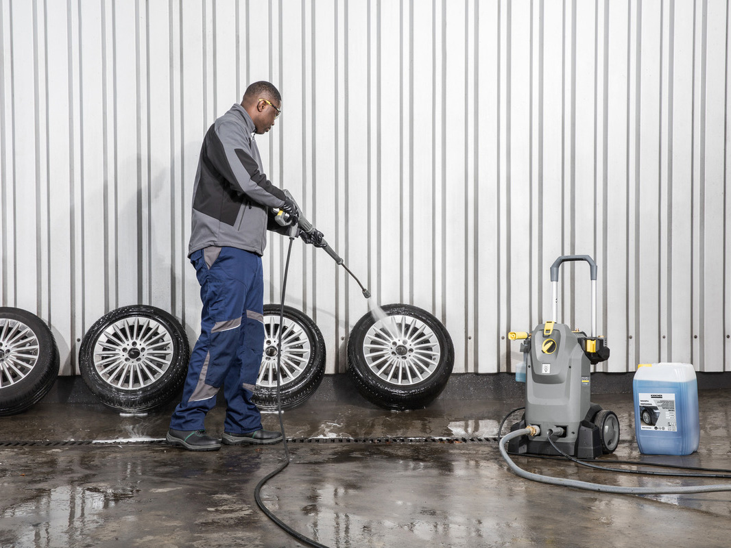 Máy làm sạch áp lực Karcher có áp lực phun lớn