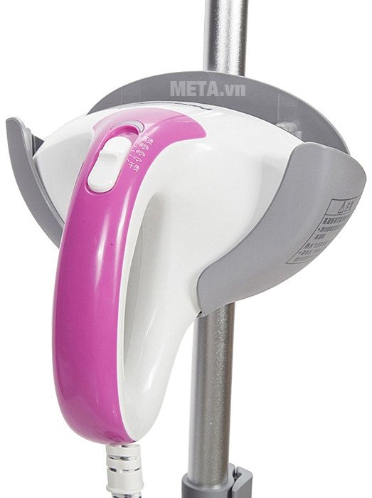 Bàn là hơi nước đứng Panasonic NI-GSD071PRA dễ sử dụng