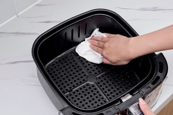 Lòng nồi tháo rời ra khỏi nồi dễ vệ sinh