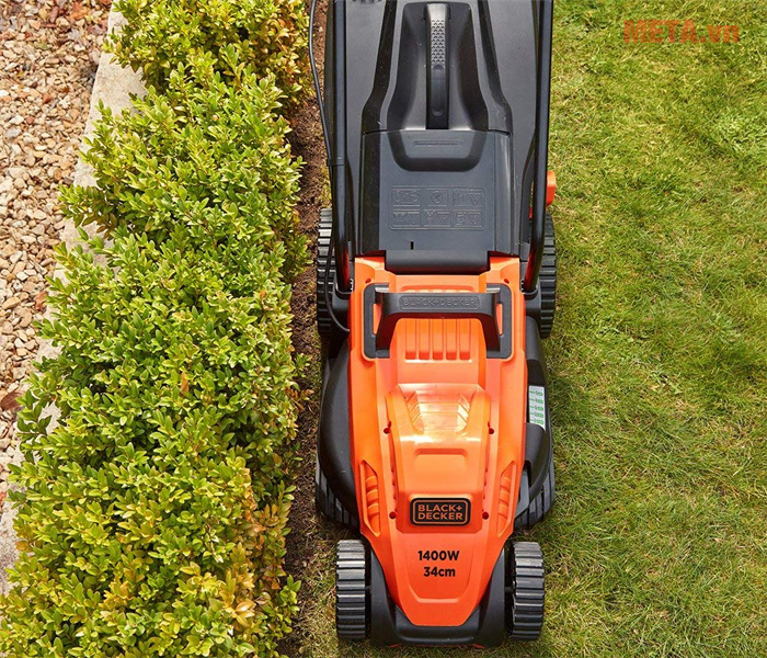 Máy cắt cỏ BEMW461BH sử dụng nguồn năng lượng điện giúp vận hành ổn định liên tục trong thời gian dài