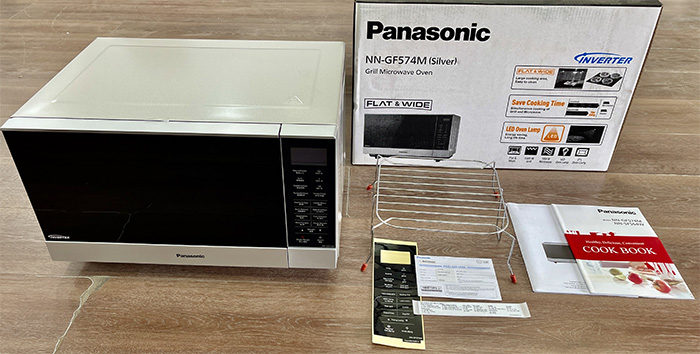 Bộ sản phẩm lò vi sóng Panasonic NN-GF574MYUE