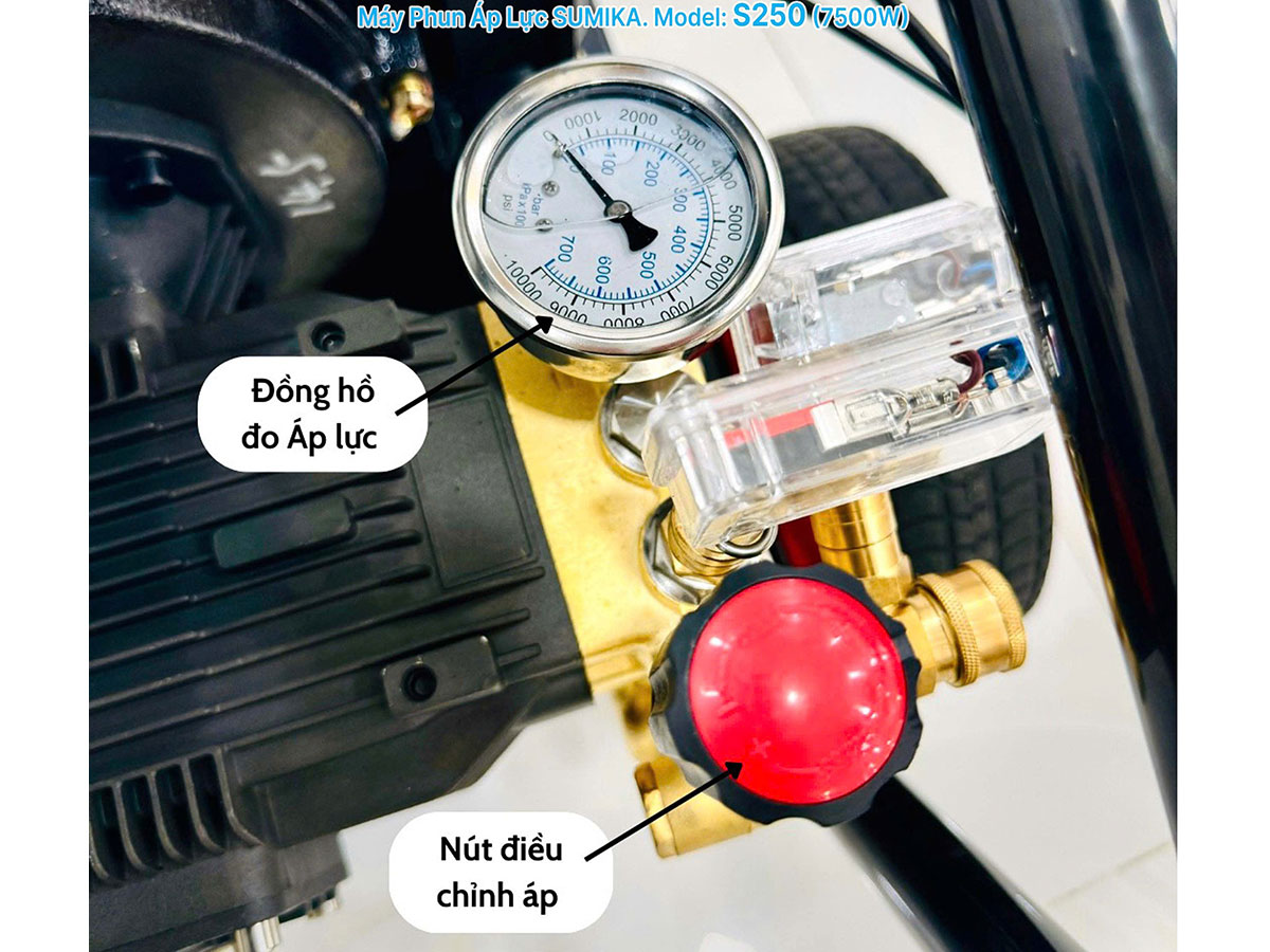 Máy phun áp lực cao có đồng hồ đo áp lực