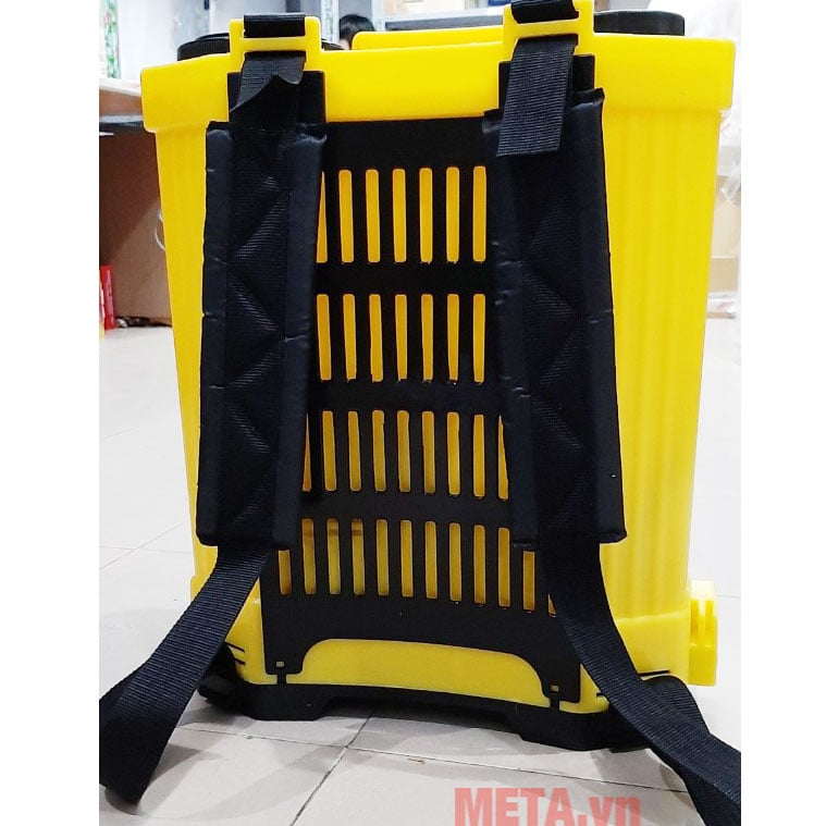 Mặt sau có quai đeo vai