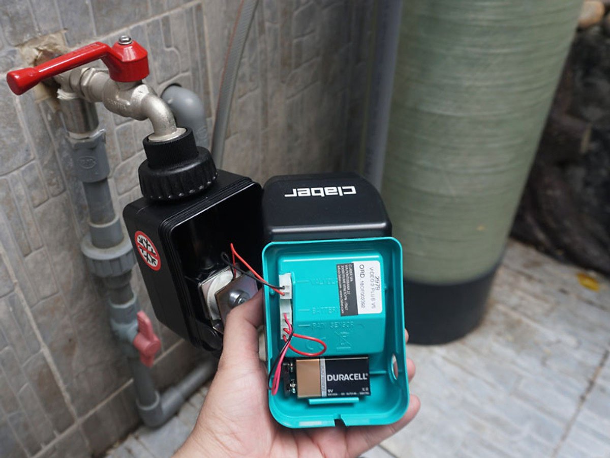 Bộ tưới nước thông minh Claber Aquauno Video 2 Plus