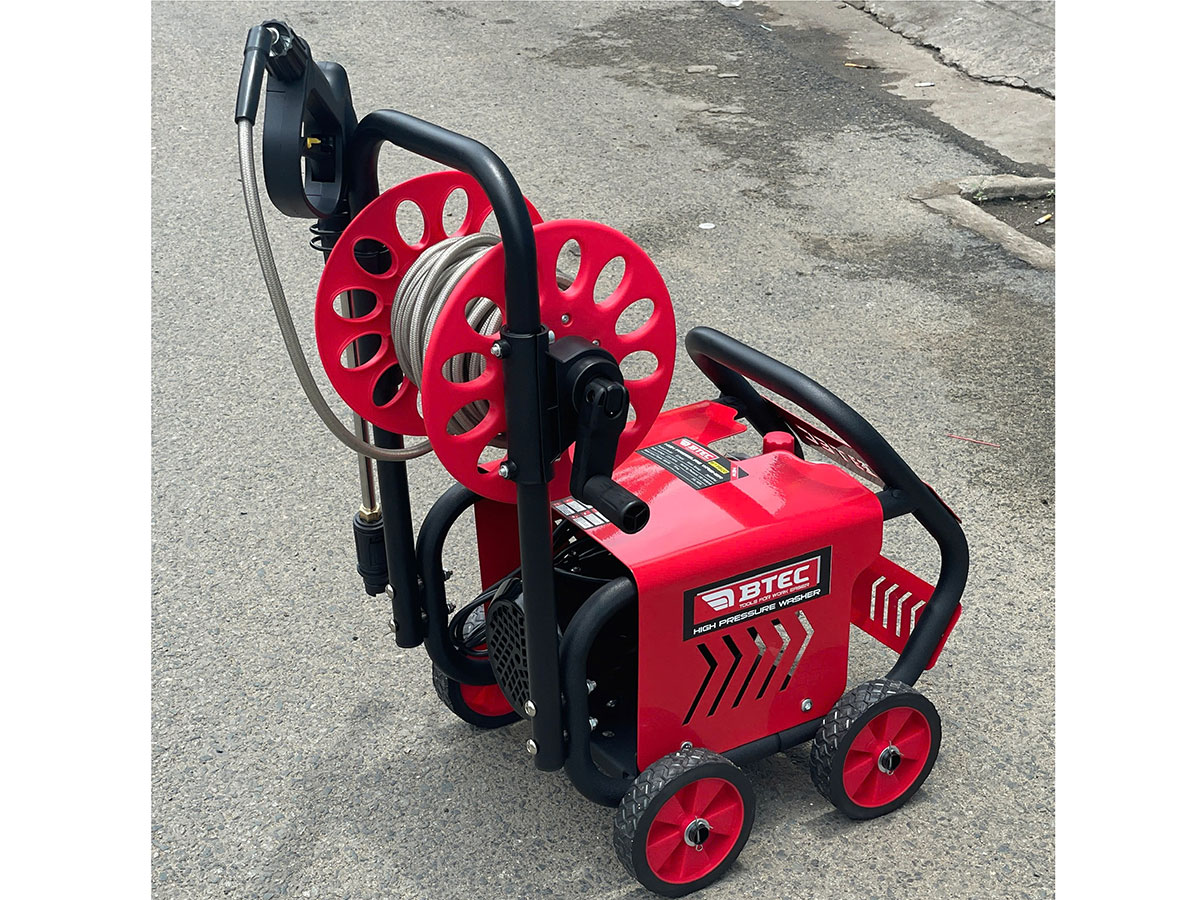 Máy rửa xe Btec có mô tơ dây đồng