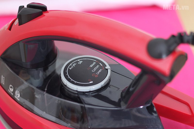 Bàn là hơi nước Panasonic PABU-NI-W410TSRRA điều chỉnh hơi nước dễ dàng