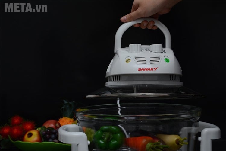 Lò nướng thủy tinh Sanaky VH 148T/D dễ sử dụng với núm vặn