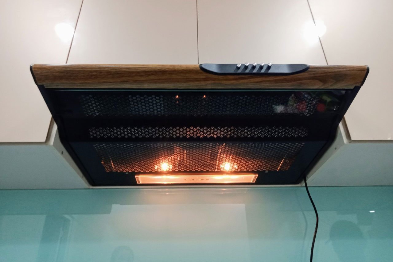 Kaff KF-700W có 2 đèn Halogen