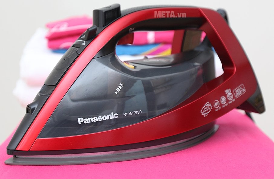 Hình ảnh bàn là hơi nước Panasonic NI-WT980RRA