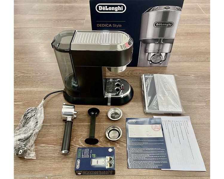 Trọn bộ máy pha cà phê Delonghi EC685.BK