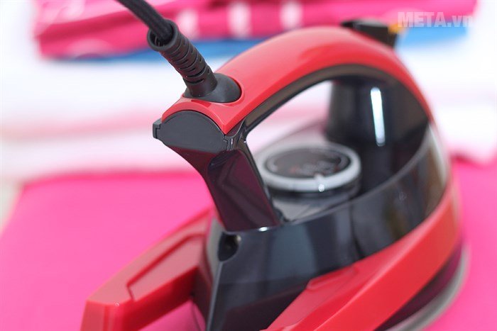 Bàn là hơi nước Panasonic PABU-NI-W410TSRRA có dây nguồn chắc chắn