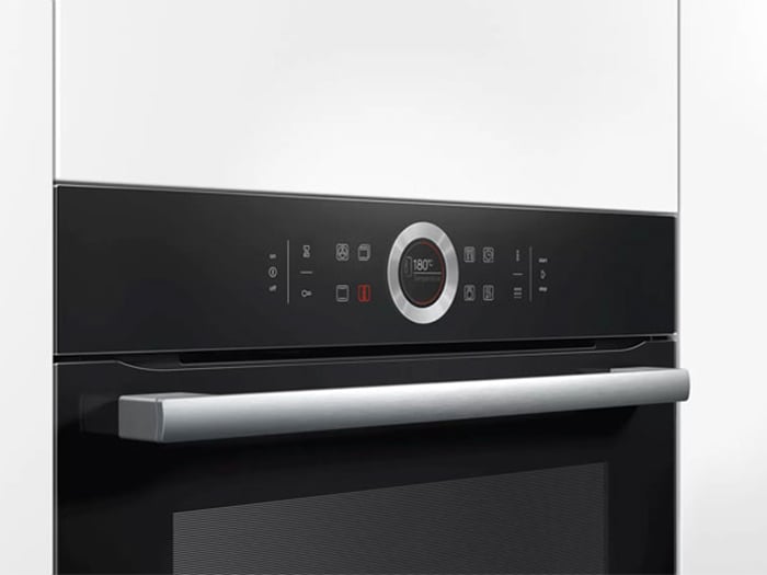 Bảng điều khiển của lò nướng âm tủ Bosch HBG675BB1 gồm các nút cảm ứng siêu nhạy