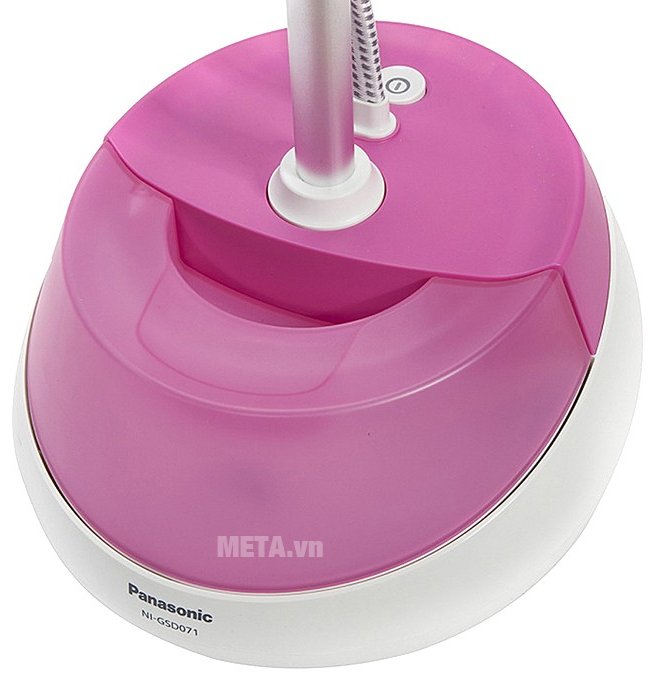 Bàn là hơi nước đứng Panasonic NI-GSD071PRA có thiết kế chắc chắn