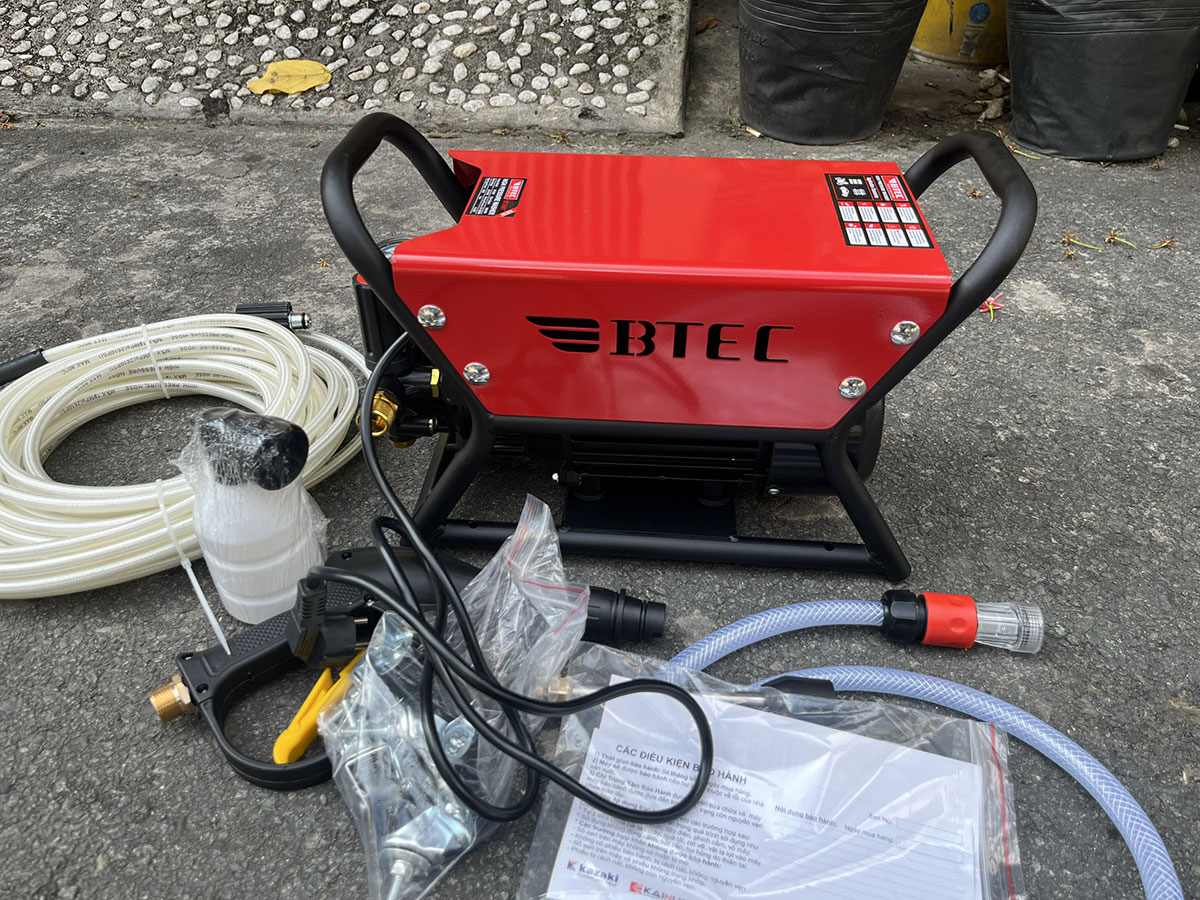 Máy rửa xe BTEC dùng mô tơ từ