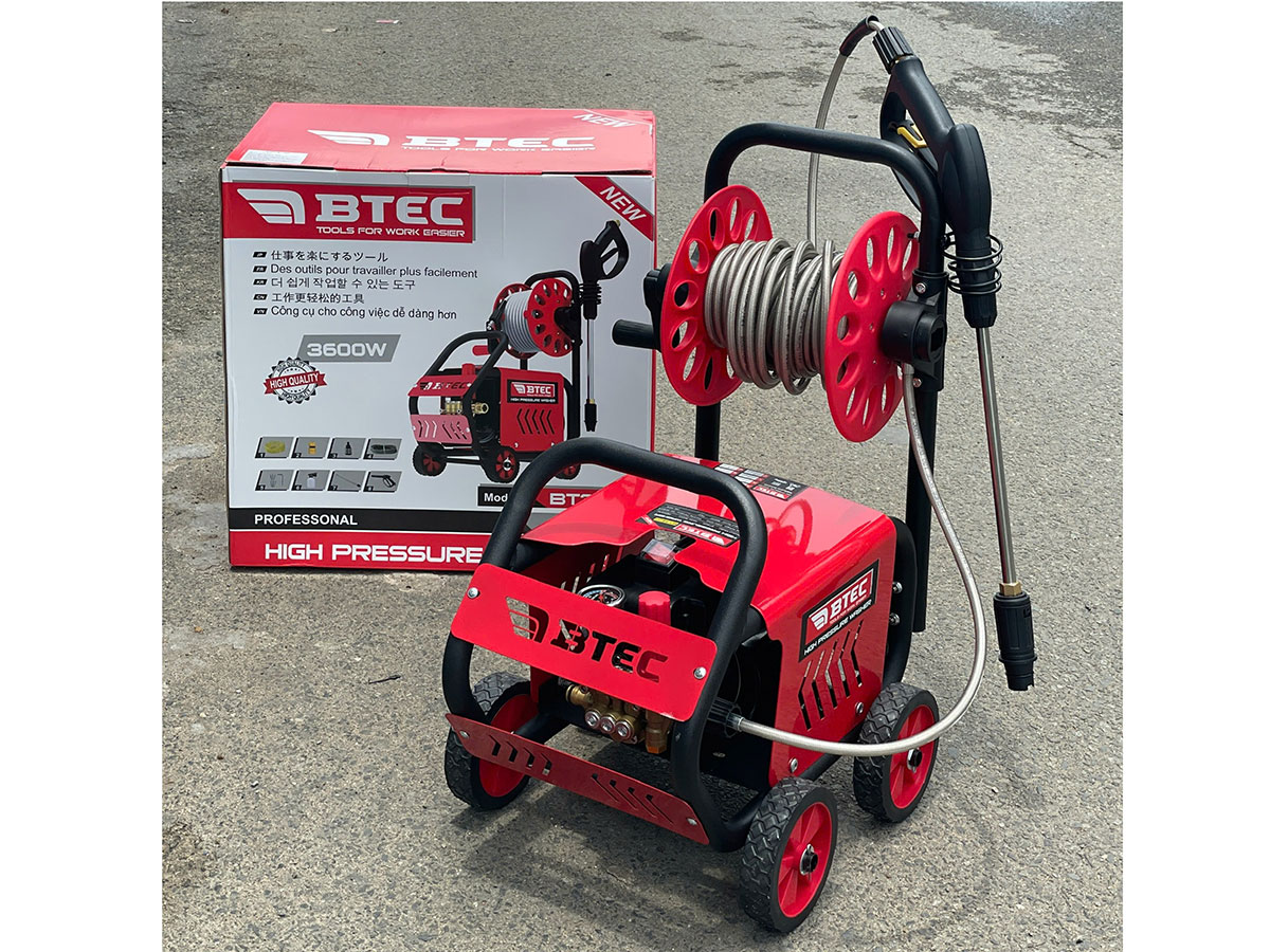 Btec BT3600S có khả năng tự hút nước