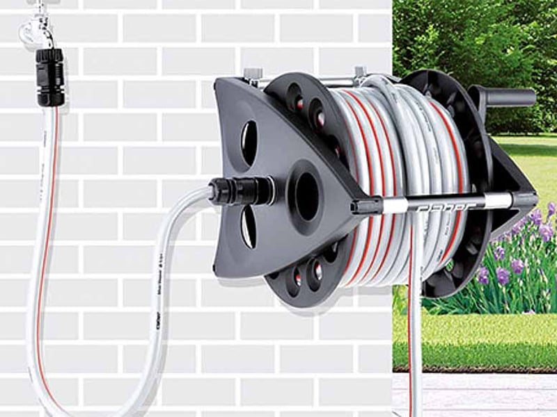 Claber Kiros Kit 8945 dễ lắp đặt trên tường