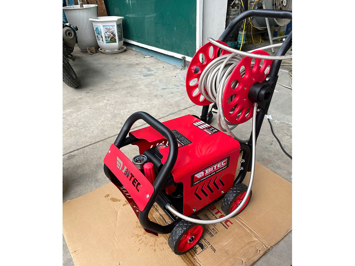 Máy rửa xe Btec BT37