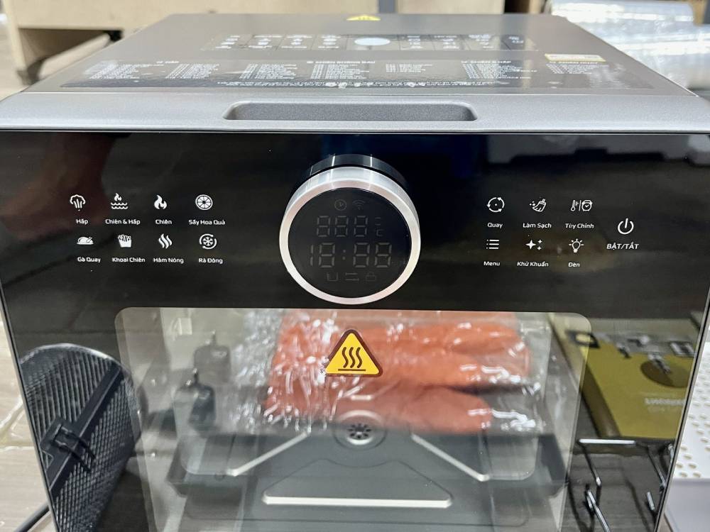 Bảng điều khiển của Olivo SF16 Pro