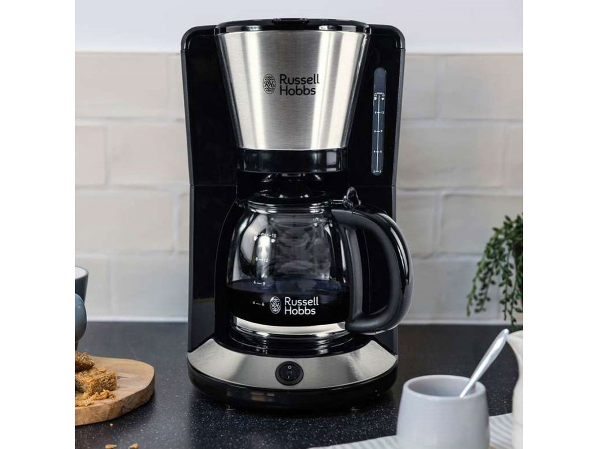 Russell Hobbs 24010-56 có chức năng tạm dừng để rót cà phê
