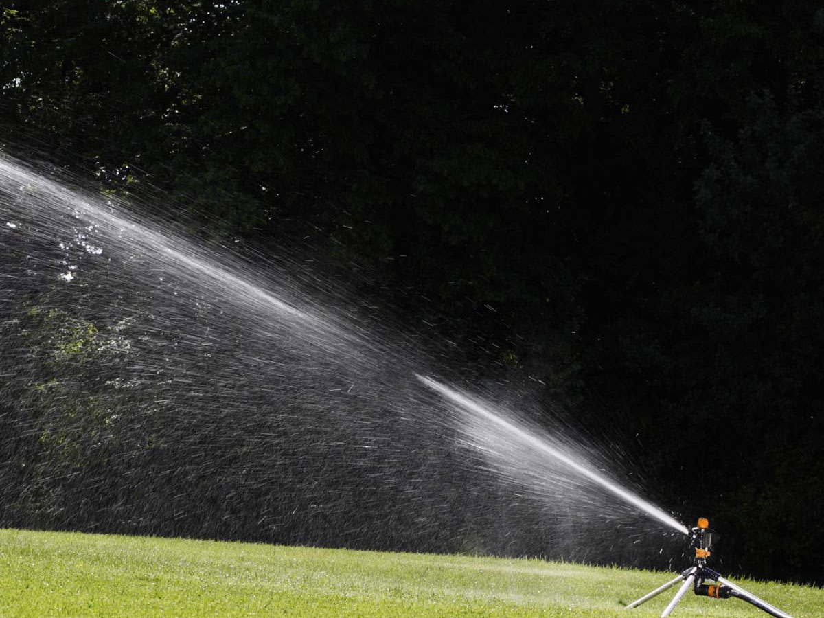 Béc tưới cây phun mưa bằng áp lực