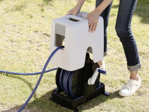 Bộ vòi tưới cây Takagi có nắp bảo vệ khỏi ánh nắng mặt trời