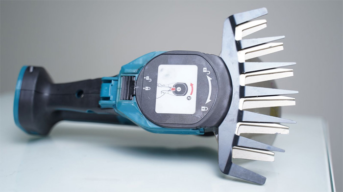 máy cắt cỏ Makita DUM604SY có lưỡi cắt sắc bén