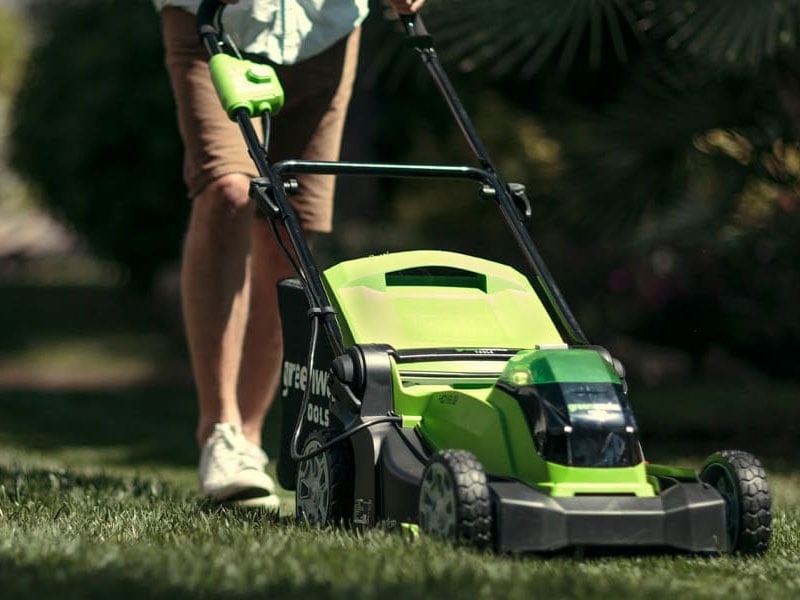 Máy cắt cỏ đẩy tay dùng pin Greenworks 40V G40LM41K4