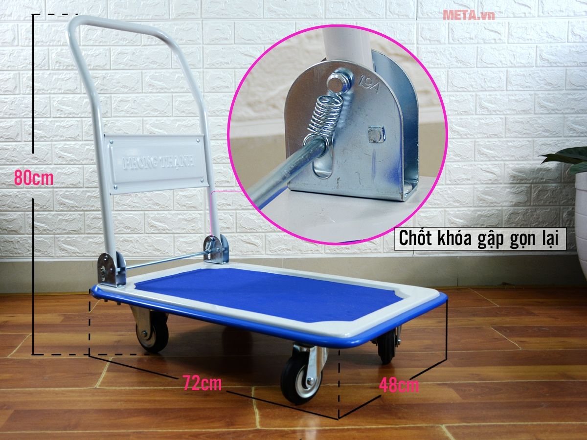 Chỉ cần đạp cần ngang và đồng thời gập tay cầm xuống là có thể cất gọn sản phẩm dễ dàng