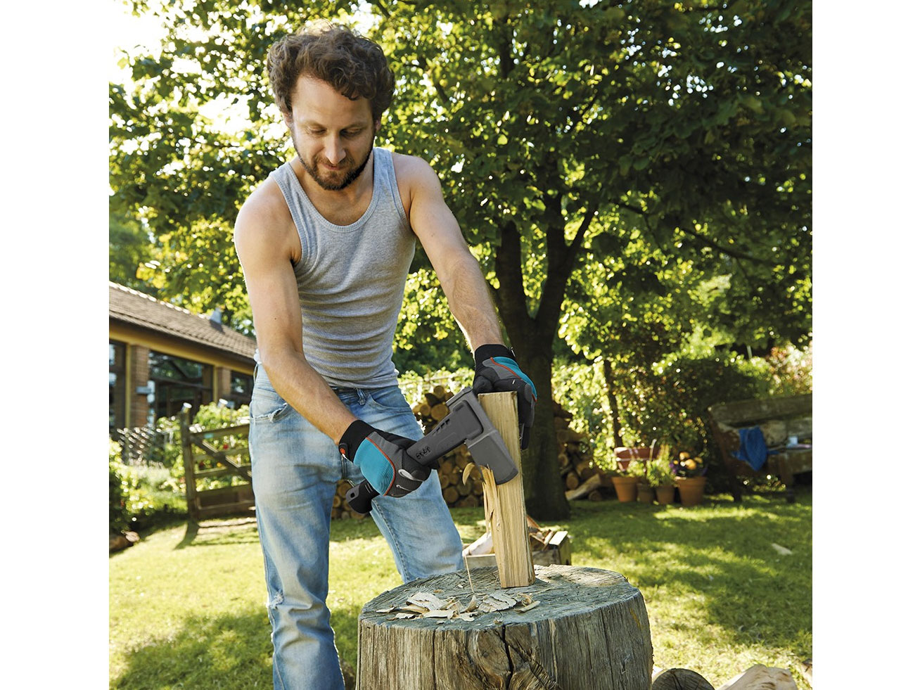 Gardena 1000A 08714-48 có tay cầm chắc chắn