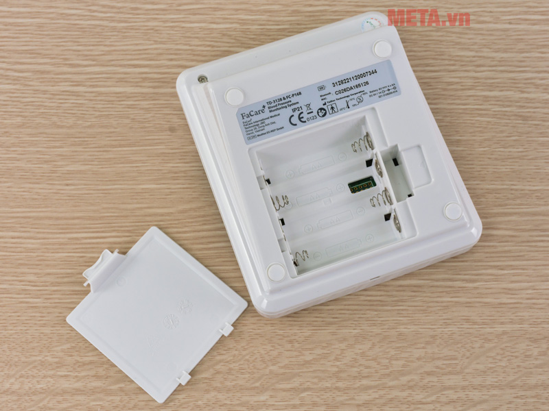 Máy dùng 4 pin AAA