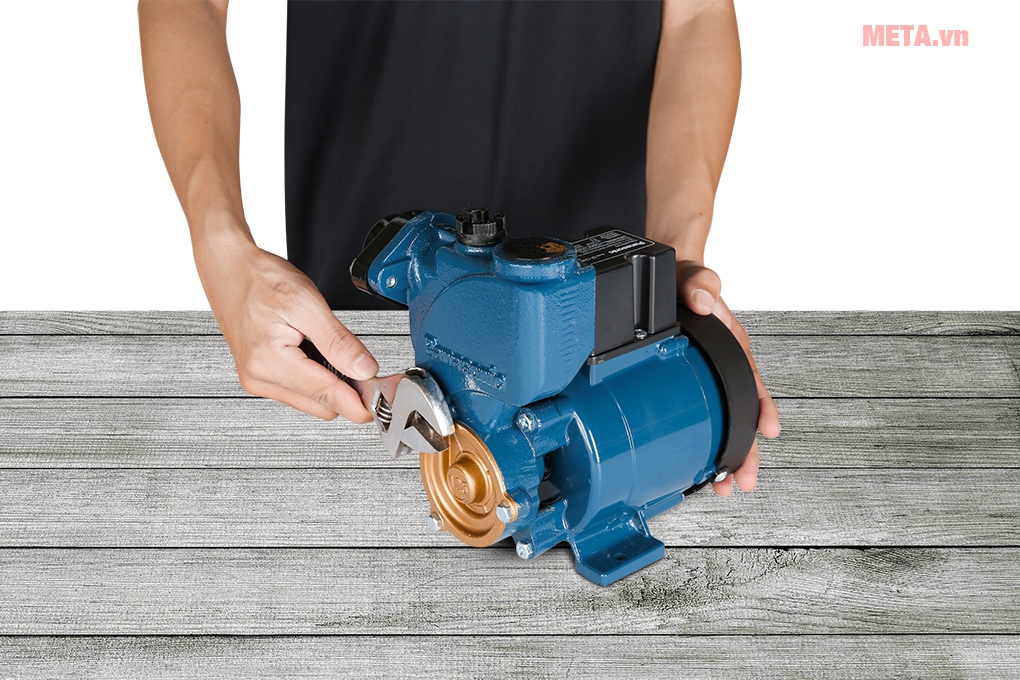 máy bơm nước Panasonic GP-129JXK có kiểu dáng gọn nhỏ
