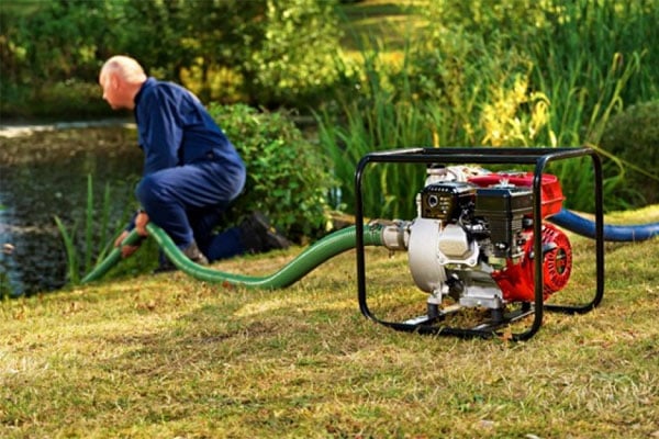 Máy bơm nước nông nghiệp phục vụ cho hoạt động tưới tiêu