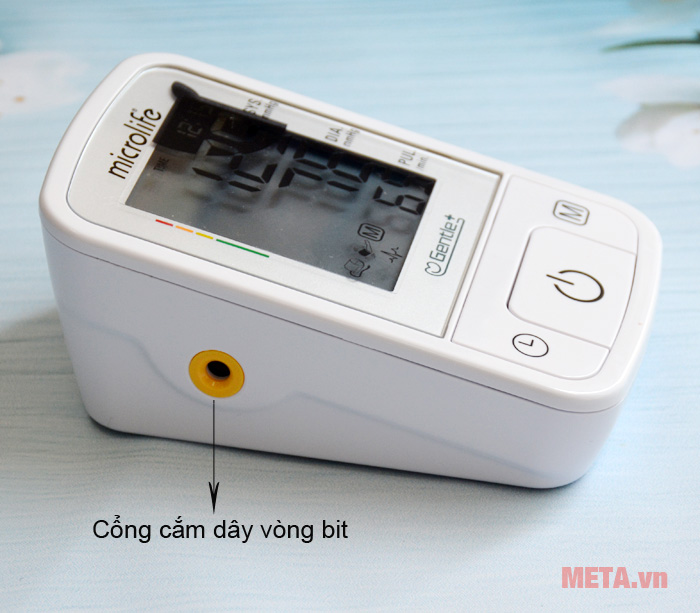 Cổng cắm dây vòng bít trên máy đo huyết áp bắp tay Microlife BP A2 Basic
