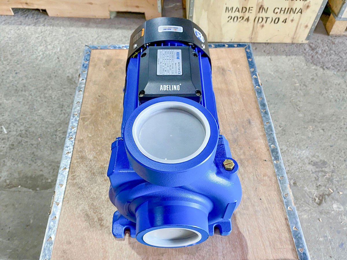 Máy bơm nước Adelino có họng hút xả lớn