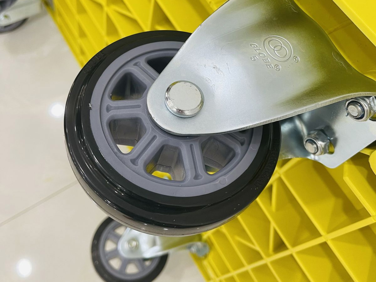 Bánh xe giúp di chuyển linh hoạt