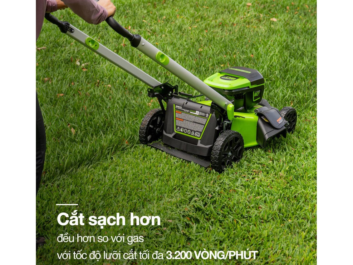 Greenworks Pro MO60L424 cắt sạch và nhanh hơn