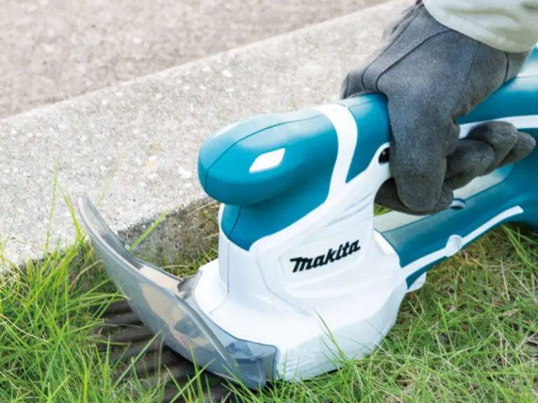 Máy tỉa hàng rào dùng pin Makita UM110D001