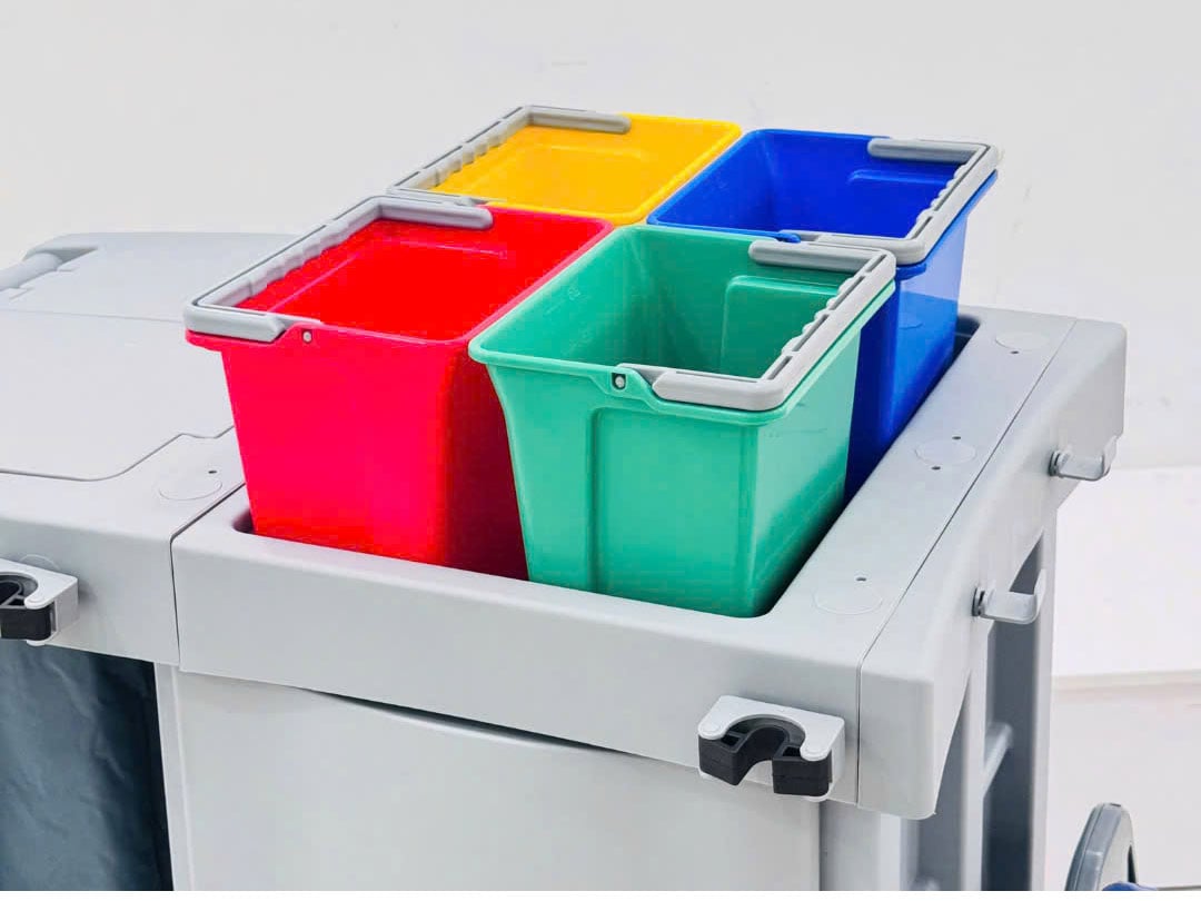 HiClean HC181 có 2 khay nhựa