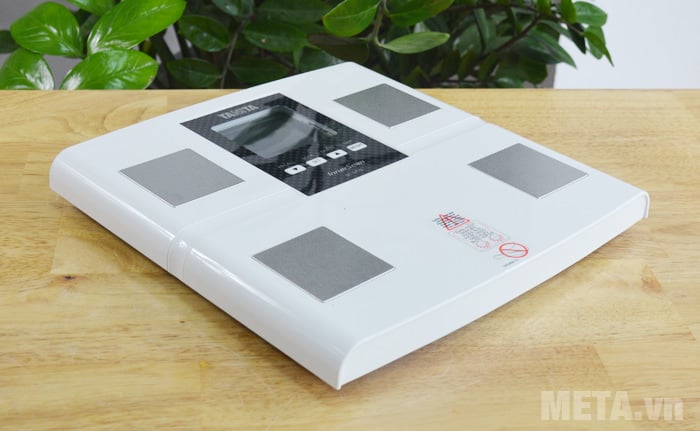 Tanita BC-541N dùng pin