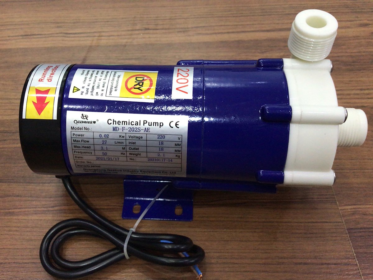 Hình ảnh máy bơm hóa chất dạng từ Qeehua MD-F-202SAE-5V22AYBS842