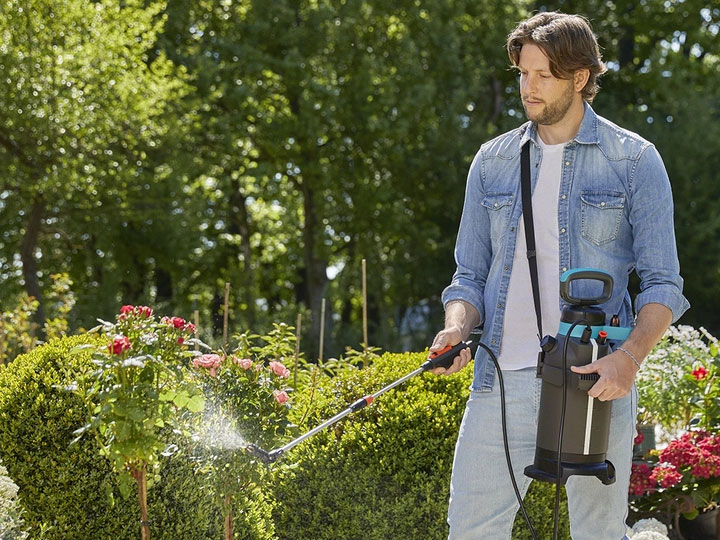 Gardena 11136-20 có cần phun cao