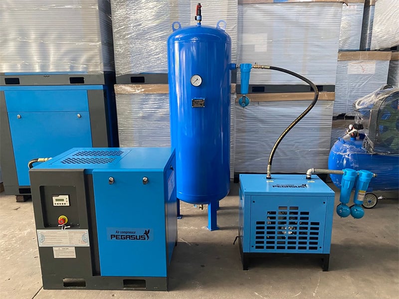 Máy nén khí trục vít Pegasus TMPM50HP lắp đặt cùng bộ sấy khí và bình khí