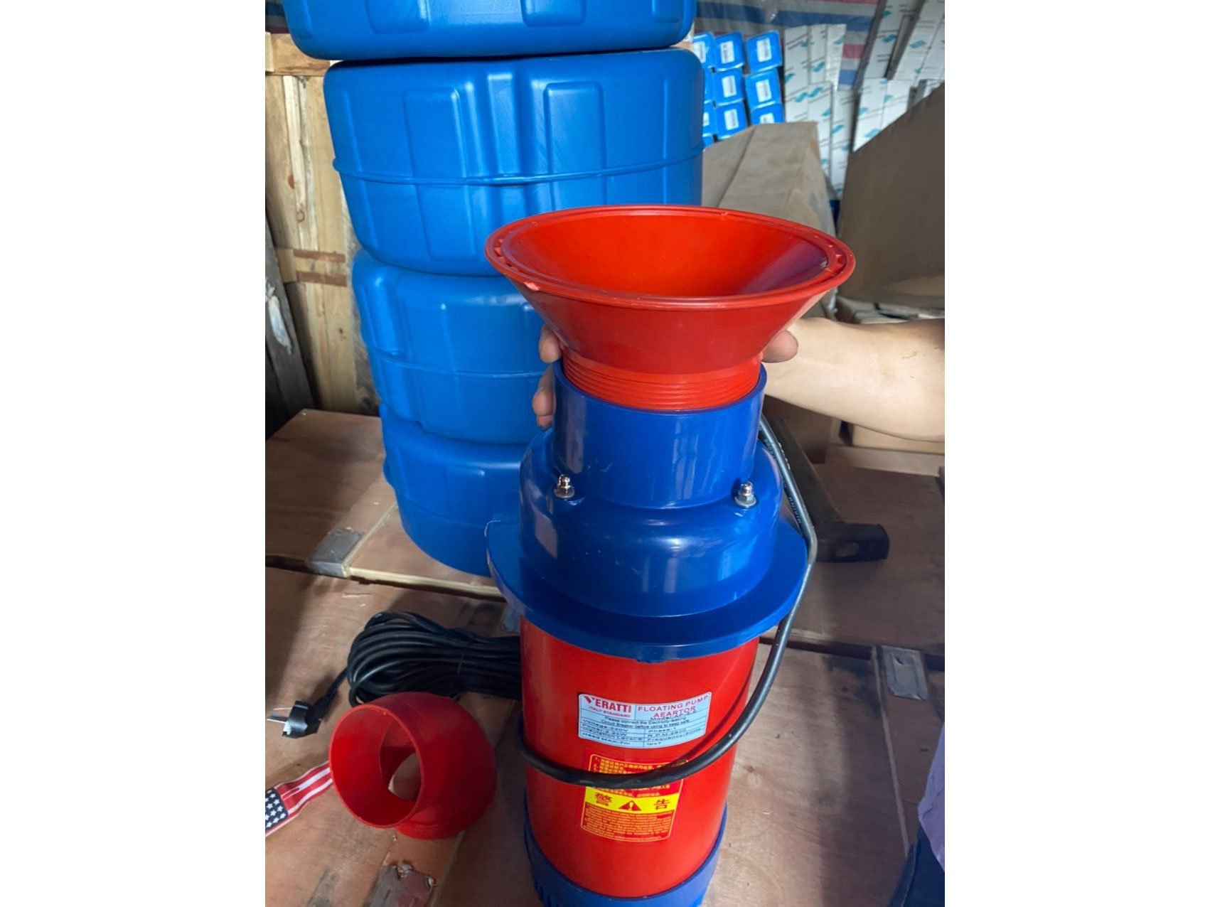 Veratti FP-1.5 tạo oxy cho hồ cá