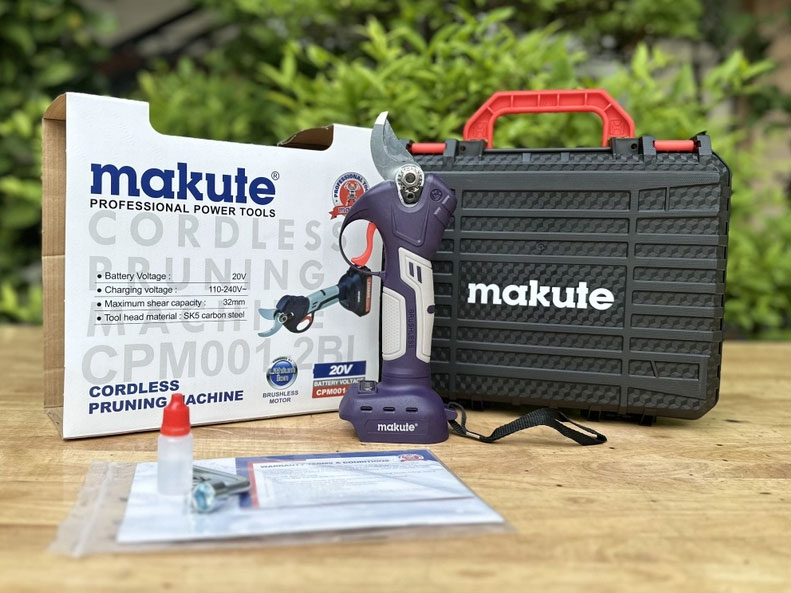 Máy cắt cành dùng pin Makute CPM001