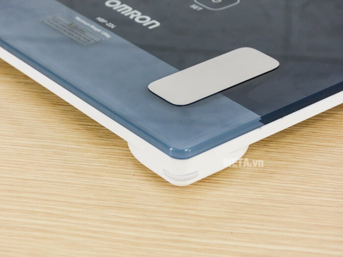 Cân đo lượng mỡ cơ thể Omron HBF-224 có thiết kế siêu mỏng