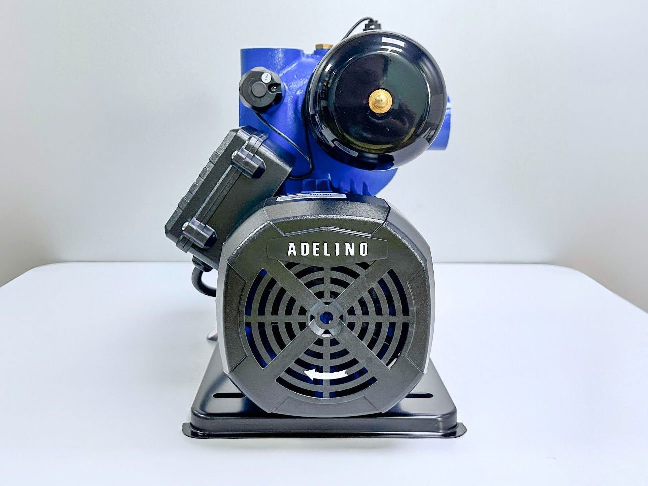Máy bơm nước tăng áp Adelino APS110-B